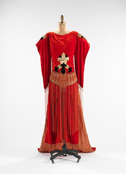 Paul Poiret, Robe Sabat, 1921. Metropolitan Museum of Art, New York, 2009.300.3360. Paul Poiret, Robe Sabat, 1921. Metropolitan Museum of Art, New York, 2009.300.3360.