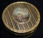Anonyme (France), Diane et Endymion, 1772-1773, tabatière en or, écailles de tortue et ivoire, 3,2 × 7,6 cm, New York, Metropolitan Museum.