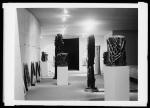 Marc Vaux, Vue photographique de l’exposition de Yerassimos SKLAVOS à la Biennale de Paris de 1963, 1963. (C) Bibliothèque Kandinsky, Musée national d'art moderne - Centre Georges-Pompidou.