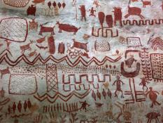 Détail des peintures rupestres du Cerro Azul, vers 12 600-11 800 avant notre ère, Colombie, région de Serrania La Lindosa (Guaviare). © Photo Julian Ruiz P. (CC BY-SA 4.0)