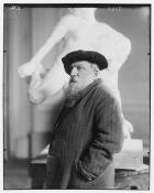François Antoine Vizzavona, Le Sculpteur Auguste Rodin (1840-1917) coiffé d'un béret noir, devant Triton et une Néréide, en 1910, 1910, Paris, agence photo RMN, © RMN / François Vizzavona. Photographie, négatif verre, 24 x 30 cm.